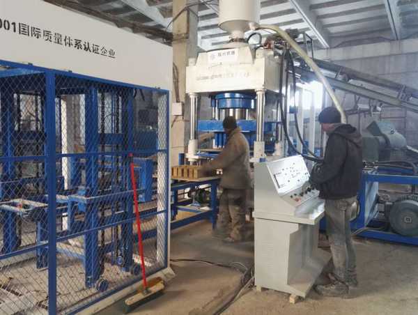 恒(héng)興液壓磚(zhuān)機助(zhù)力哈(hā)薩克斯坦建材(cái)生産(chǎn)實力(lì)見證中國制造(zào)
